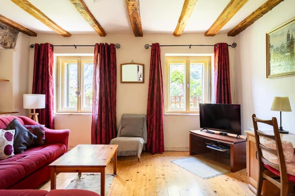 Holiday Home Katric Kamno Exterior foto
