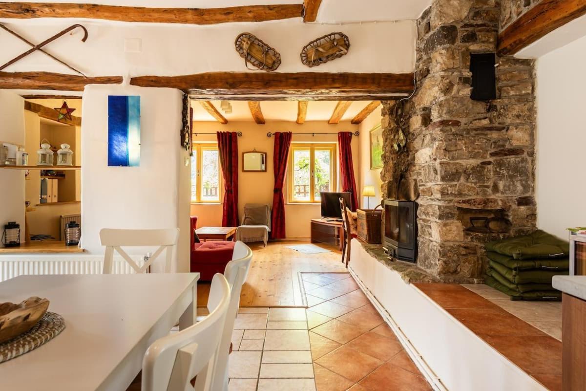 Holiday Home Katric Kamno Exterior foto